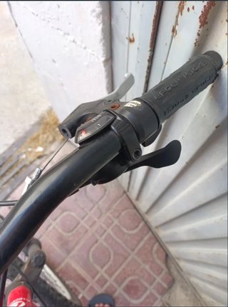 Bicicleta de Montaña Roja y Blanca