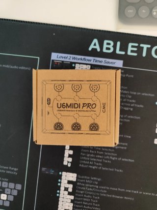 Interfaz MIDI CME U6MIDI Pro