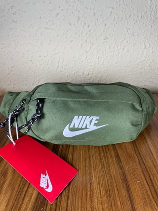 Riñonera Nike Verde Oliva 15x35cm (Con etiqueta)