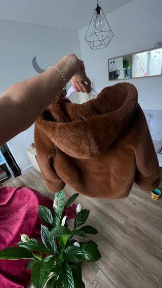 Abrigo pelo marrón Zara