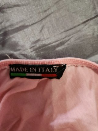 Top de tirantes rosa con encaje