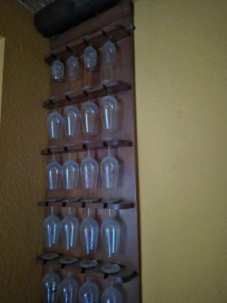 Mueble para copas de vino