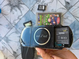 Sony PSP 3001 Nero + Giochi