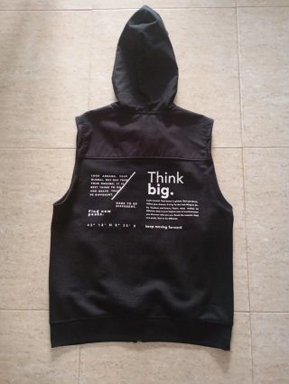 Chaleco Negro con Capucha Zara