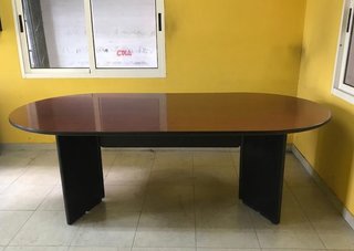 Tavolo da ufficio ovale