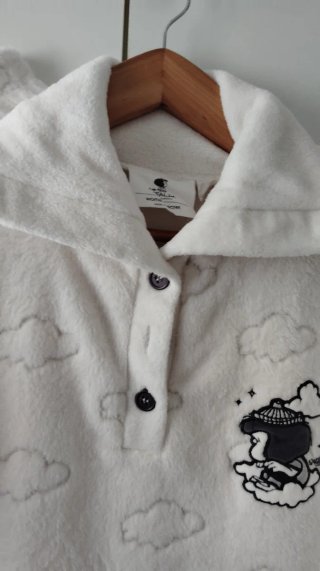 Pijama de Coralina con Estampado de Nubes