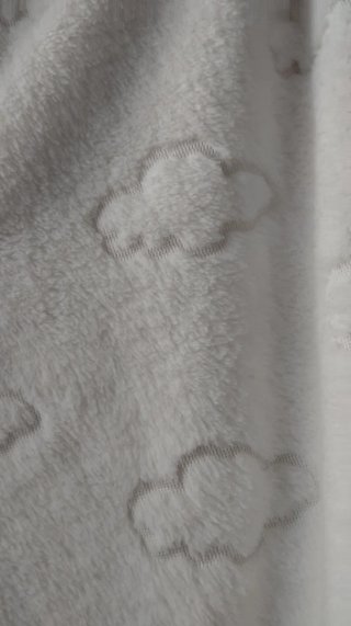 Pijama de Coralina con Estampado de Nubes