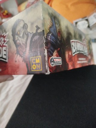 Zombicide 1ª Edición+ Inserto y cartas enfundadas