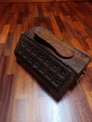 Limpiabotas madera vintage antiguo