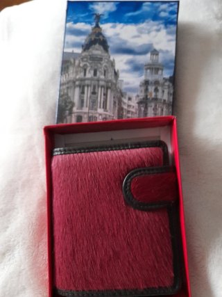 Cartera Billetero Pelo Rojo y Negro