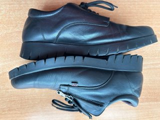 Zapatos de Piel Mujer Pepe Menargues Negros