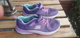 Zapatillas Skechers Moradas y Rosas