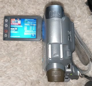 Videocámara Sony Handycam DCR-HC19E PAL y acces.