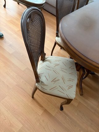 Mesa de Comedor Extensible de Madera y  6 sillas