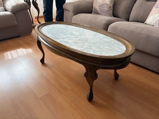 Mesa de centro de madera y mármol