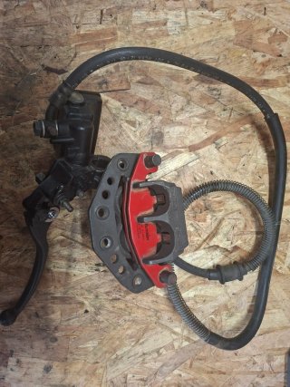 Pinza y bomba de freno Kawasaki KLE 500