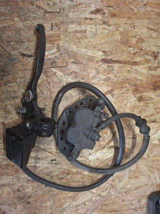 Pinza y bomba de freno Kawasaki KLE 500