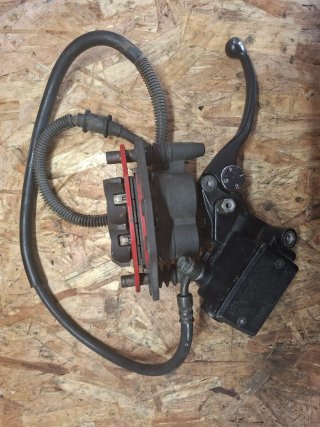 Pinza y bomba de freno Kawasaki KLE 500