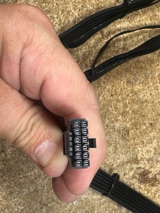 Cables Fuente para RTX 5xxx en los 2 extremos.