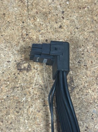 Cables Fuente para RTX 5xxx en los 2 extremos.