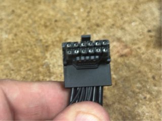 Cables Fuente para RTX 5xxx en los 2 extremos.