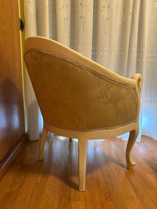Sillón Clásico con Estructura de Madera