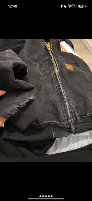 Chaqueta Carhartt Negra con Capucha