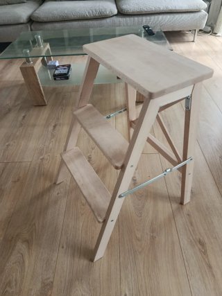 Escalera ya montada de 3 Peldaños plegable