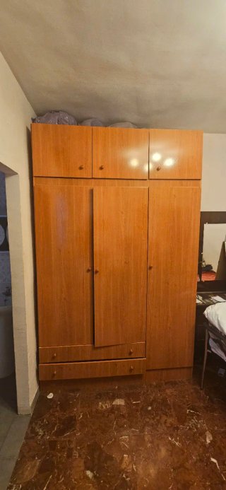 Armario de Madera con Altillo