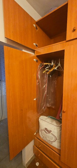 Armario de Madera con Altillo