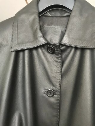Chaquetón de piel negro