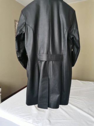 Chaquetón de piel negro
