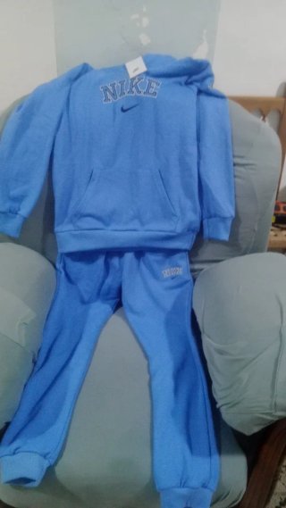 Conjunto deportivo Nike niña Tallá 14 8 10 color