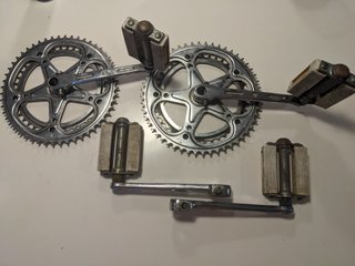 Bielas, platos y pedales de bicicleta clásicos