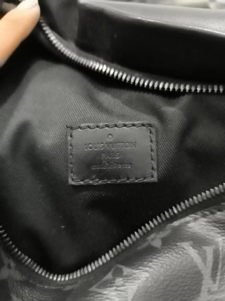 Riñonera Louis Vuitton Negra y Gris