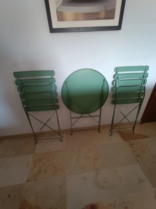 Gioco da Tavolo Rotondo e Sedie da Giardino Pieghevoli