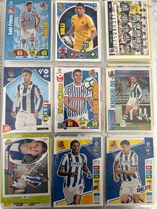 LOTE 2 — 54 CROMOS DE LA REAL SOCIEDAD DIFERENTES