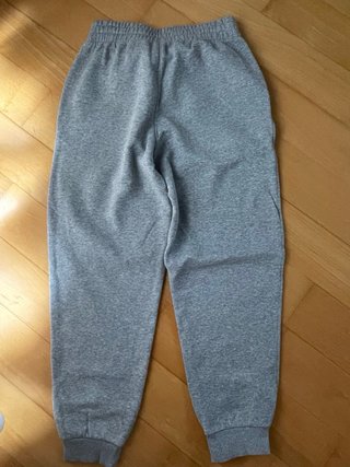 Pantalón Nike Gris