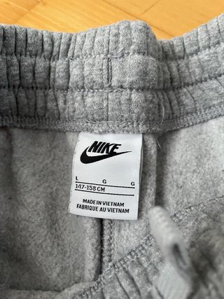 Pantalón Nike Gris