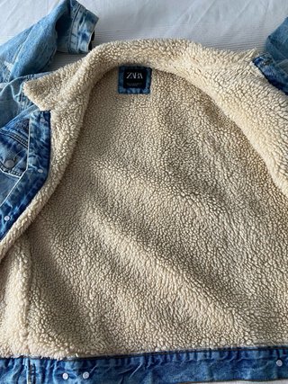 Chaqueta vaquera Zara con borreguito Talla L