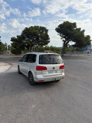 Volkswagen Touran 2011