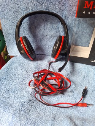 Auriculares Gaming Negros y Rojos