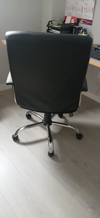 Silla de Escritorio Negra y Plateada
