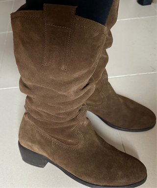 Botas Altas de Ante Marrones