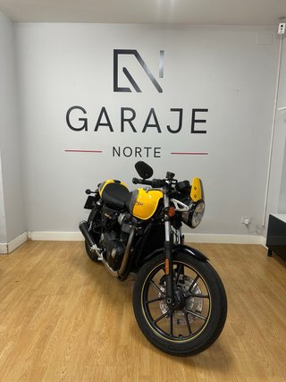 TRIUMPH STREET CUP 900