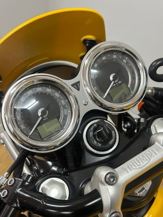 TRIUMPH STREET CUP 900