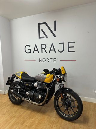 TRIUMPH STREET CUP 900