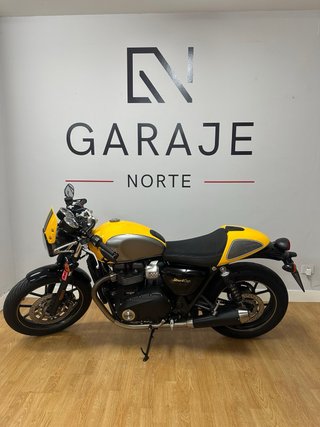 TRIUMPH STREET CUP 900