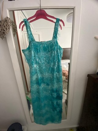 Vestido de fiesta turquesa con lentejuelas