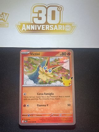 Victini 013 30c Holo 30° Anniversario Pokémon